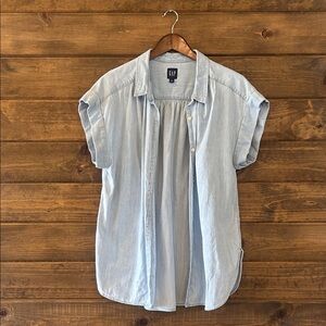 GAP Women's Denim Blue Short Sleeve Shirt